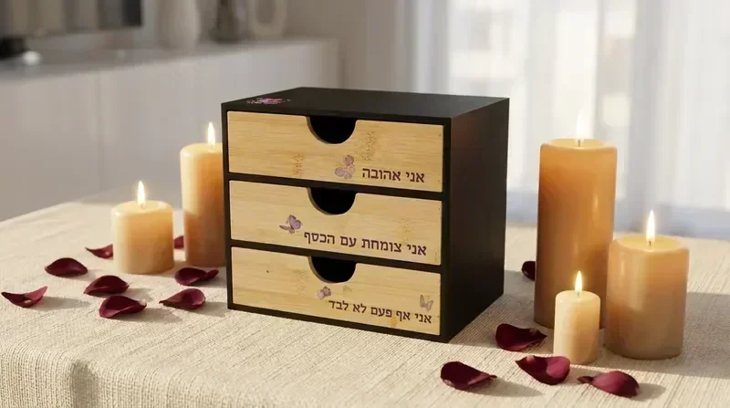 ספלים בעבודת יד עם מסרים אישיים ואיורים עדינים